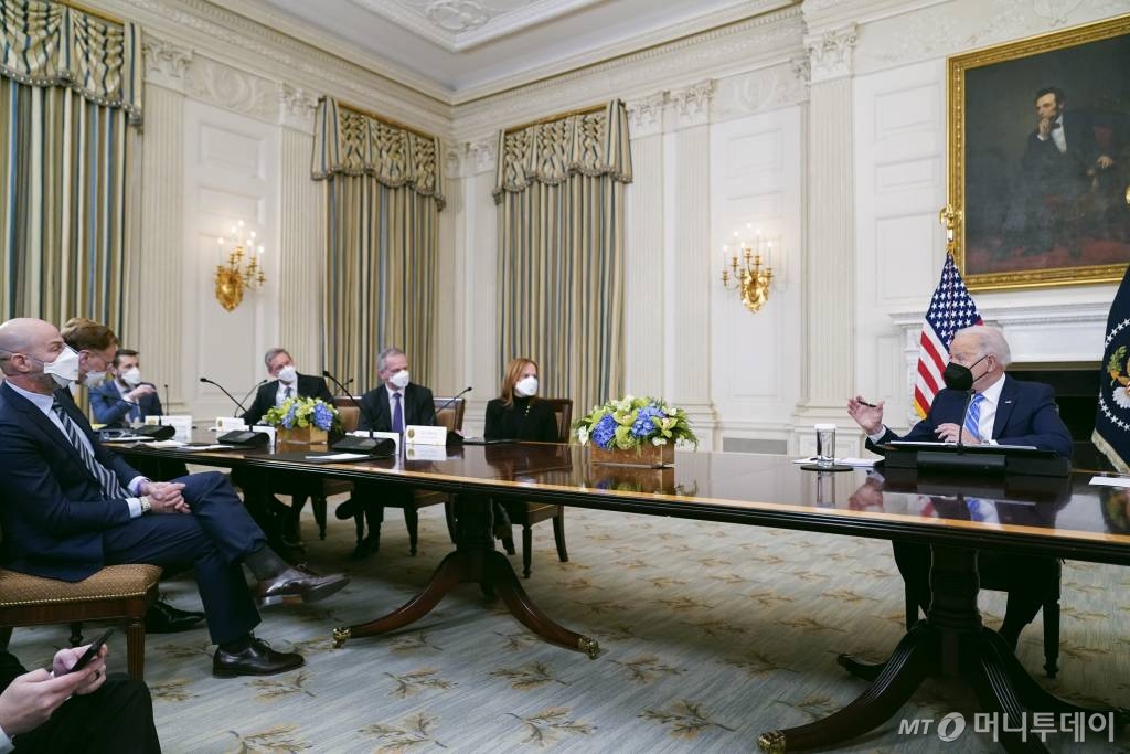 바이든경제인면담