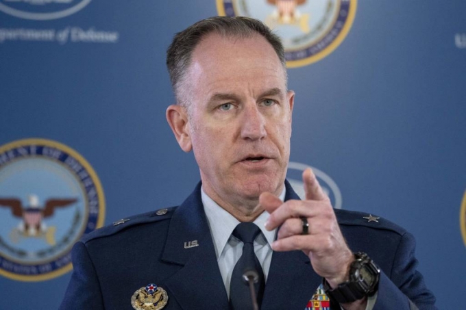 패트릭 라이더 미 국방부 대변인이 24일(현지시간) 국방부에서 일일 브리핑을 하고 있다. 라이더 대변인은 윤석열 대통령이 27일 국방부를 방문한다며 “확장억제, 역내 안보와 안정 등을 위해 한국과 긴밀히 협력할 것”이라고 말했다. /사진=뉴시스