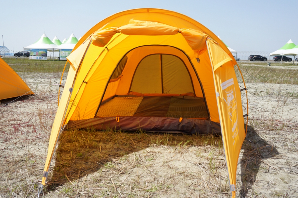 청소년들이 2인 1조가 되어 묵을 야영 텐트 /사진제공=여성가족부 