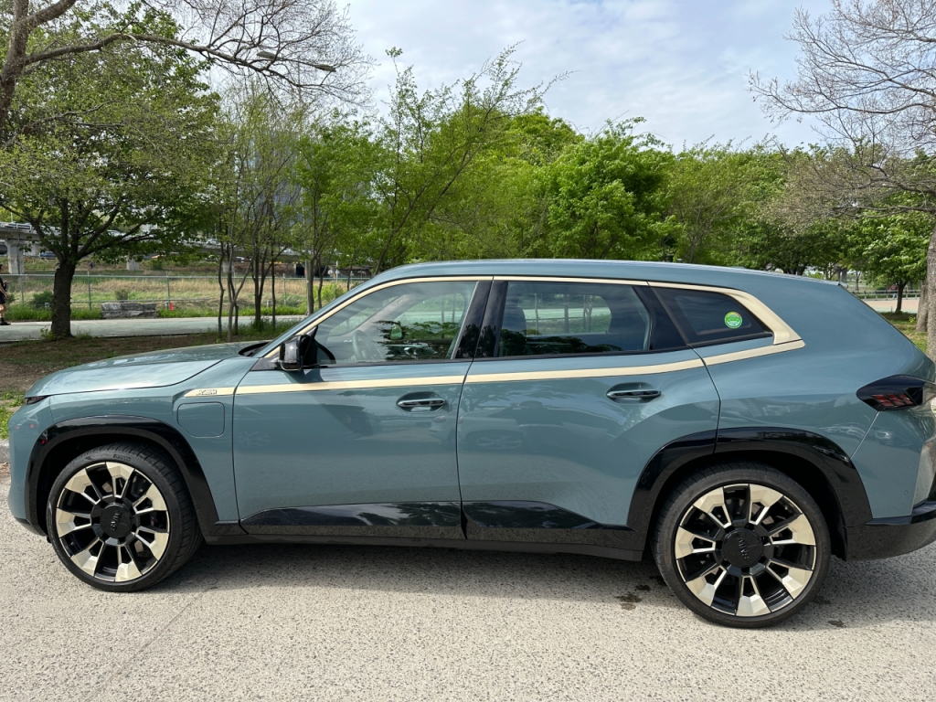 BMW XM/사진=이강준 기자