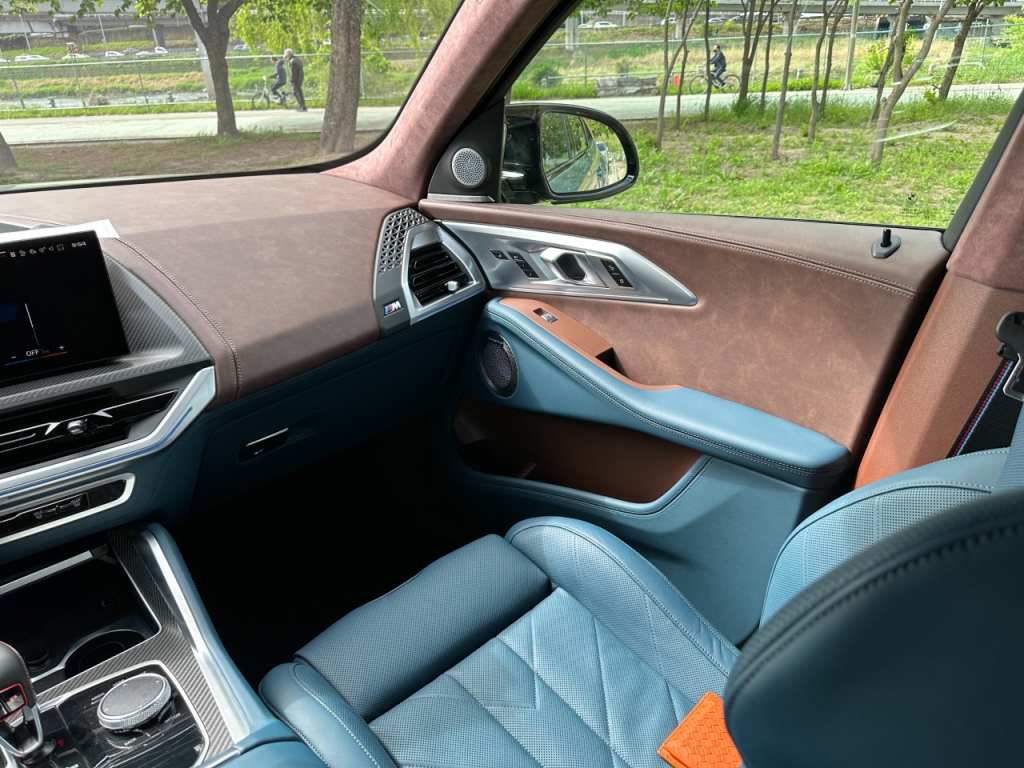 BMW XM/사진=이강준 기자