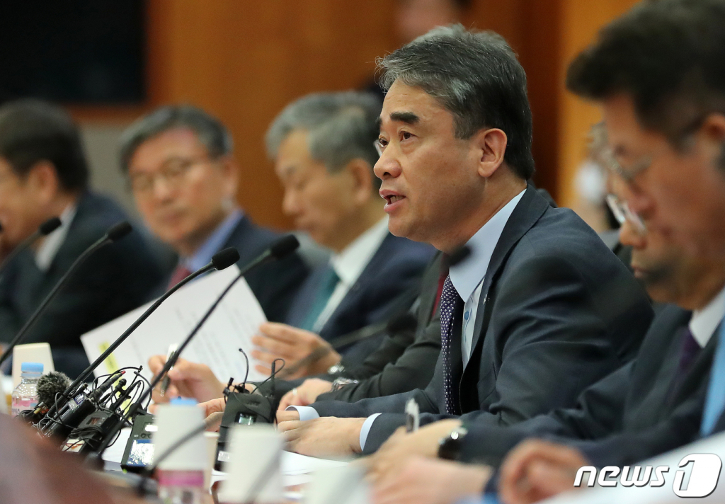 (서울=뉴스1) 김진환 기자 = 함용일 금융감독원 부원장이 28일 오전 서울 영등포구 여의도 금융투자협회에서 열린 증권사 CEO와의 시장현안 소통회의에서 모두발언을 하고 있다. 2023.4.28/뉴스1  Copyright ? 뉴스1. All rights reserved. 무단 전재 및 재배포 금지.