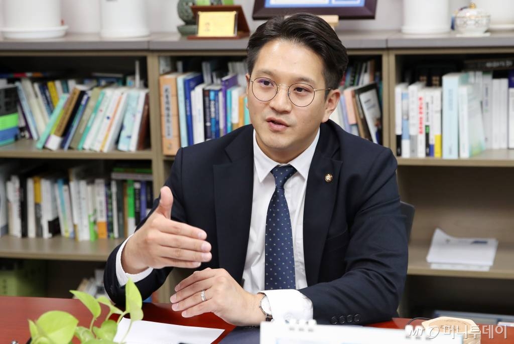 전용기 민주당 의원 인터뷰 /사진=김휘선 기자 hwijpg@