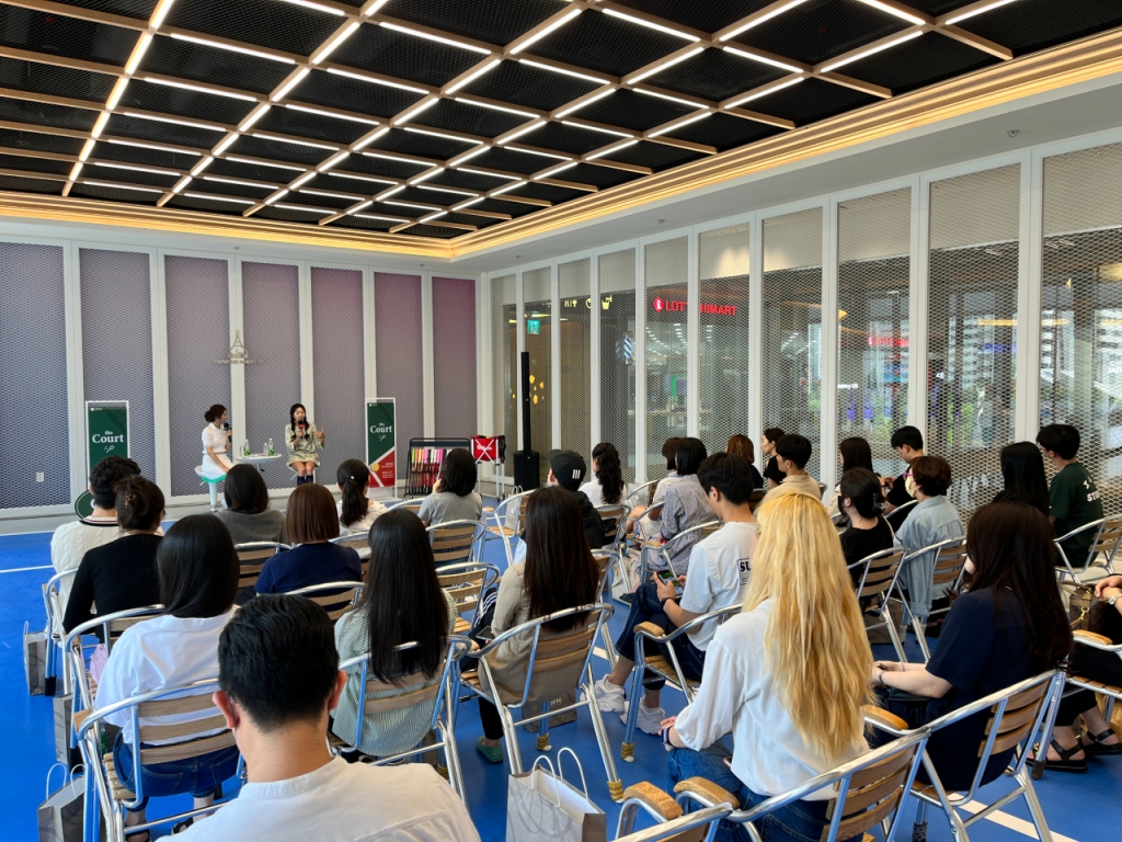 19일 서울 송파구 롯데월드몰에서 3층에서 열린 전미라 원장의 강연/사진= 임찬영 기자