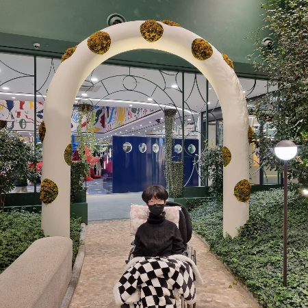 척수성근위축증(타입 2) 환자인 권미정씨./사진=권미정씨 제공