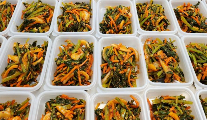 식단제 반찬 배송 브랜드 ‘반찬해결사’가 못난이 열무로 만든 반찬./사진제공=반찬해결사