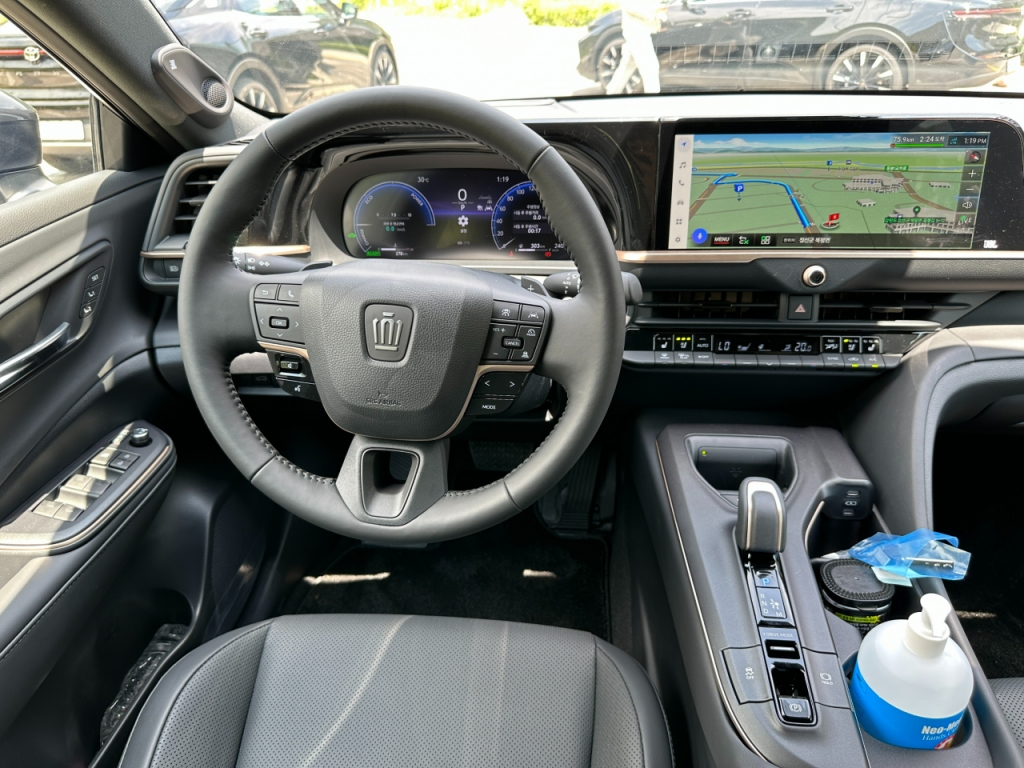 토요타 크라운 2.4ℓ 듀얼 부스트 하이브리드/사진=이강준 기자