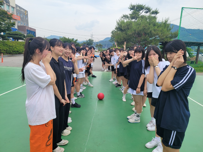 옥천인재숙 학생들이 체육활동을 하고 있는 모습/사진제공=옥천인재숙