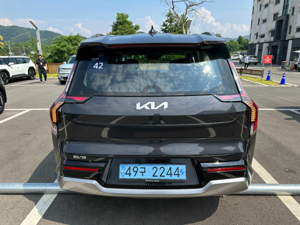 기아 EV9 어스 4WD/사진=이강준 기자