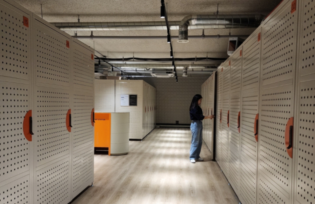 에피소드 서초 393 지하에 세대 창고. 주차장과 연결 돼 있어 물건을 넣고 빼기에 편리하다./사진=배규민 기자