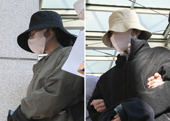 8억대 사망보험금을 노리고 남편 A씨를 숨지게 한 혐의로 공개수배된 이은해(왼쪽)와 내연남 조현수가 지난해 4월16일 오후 인천지방검찰청으로 압송되고 있다. 인천지검과 인천경찰청 광역수사대로 구성된 합동수사팀은 이날 고양시 덕양구 삼송역 인근의 오피스텔에서 이들을 체포했다. /사진=뉴스1