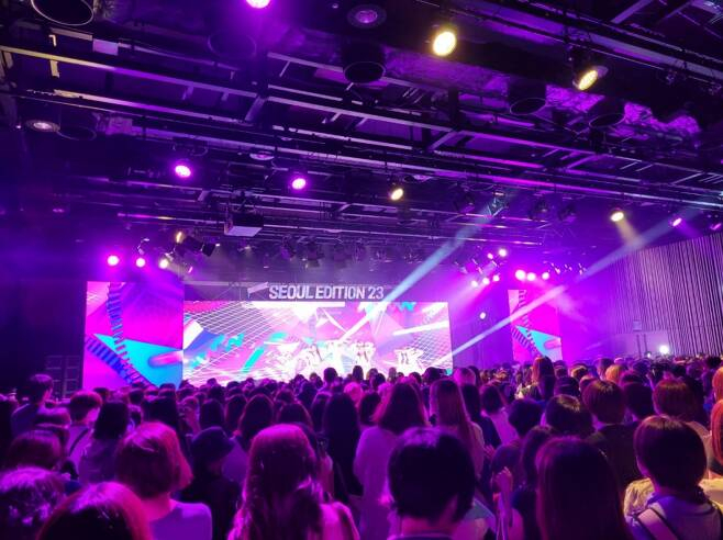 지난 24일 일본 도쿄 포트시티 다케시바 열린 서울관광 프로모션 '2023 SEOUL EDITION in TOKYO'(2023 서울 에디션 인 도쿄) 행사 중 K팝 패션쇼 및 커버댄스 모습./사진=기성훈 기자