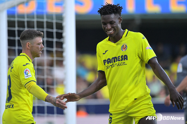 니콜라스 잭슨(오른쪽). /AFPBBNews=뉴스1