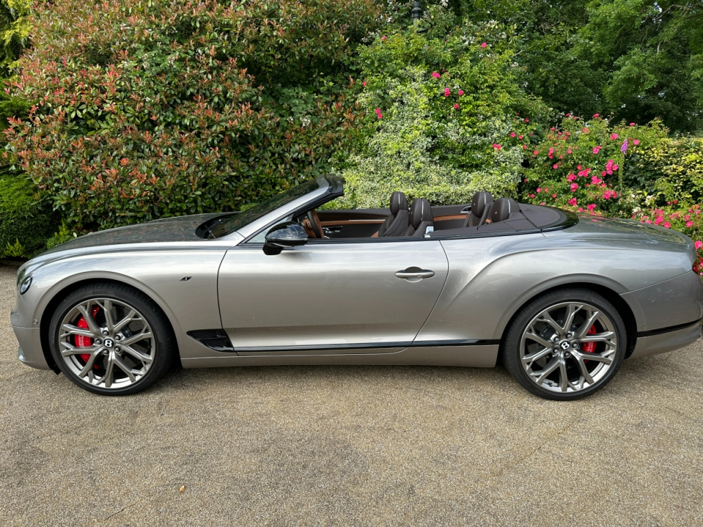 벤틀리 컨티넨탈 GTC S/사진=이강준 기자