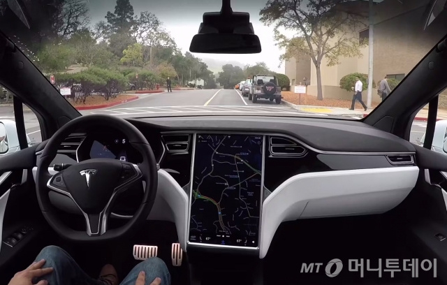 테슬라 '오토파일럿' 시연 영상. /사진 제공=테슬라