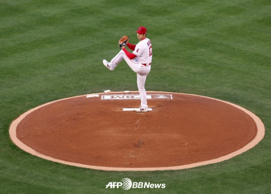 투구하는 오타니. /AFPBBNews=뉴스1
