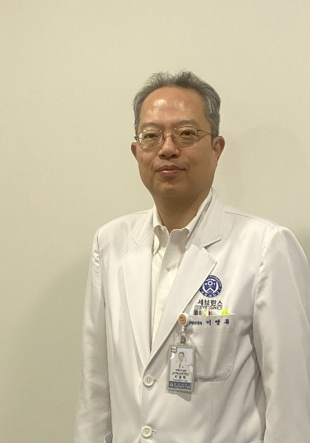 이 교수는 아버지, 어머니가 교육자인 영향을 받았단다. 그래서 자연스레 '공부하고 가르치는 의사'가 돼야 겠단 생각을 했다. 그는 "제가 워낙 흔한 걸 좋아하지 않는다"며 "노력으로 상황을 변화시킬 수 있는 게 보람이라 생각한다"고 했다./사진=남형도 기자