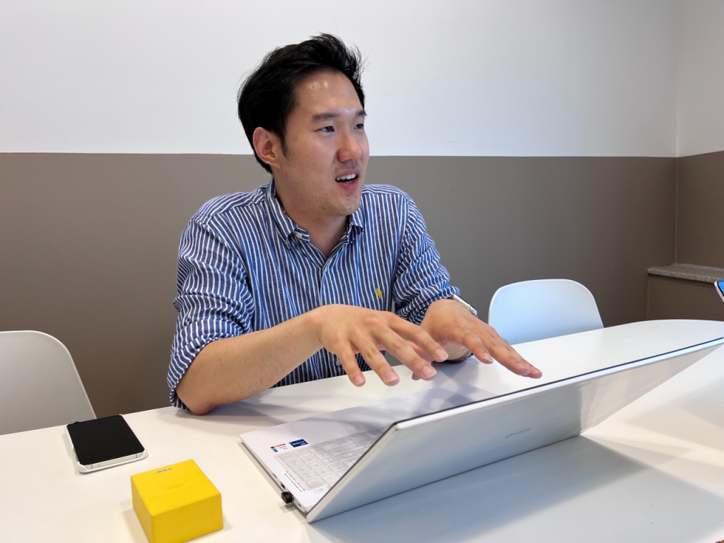 하주영 스캐터랩 윤리담당 변호사는 "이루다1.0 논란을 수습해온 과정을 업계와 학계에 적극적으로 공유하고 알려 그러한 일이 재발하지 않도록 하는 게 스캐터랩의 사회적 책임"이라고 말했다. /사진=스캐터랩