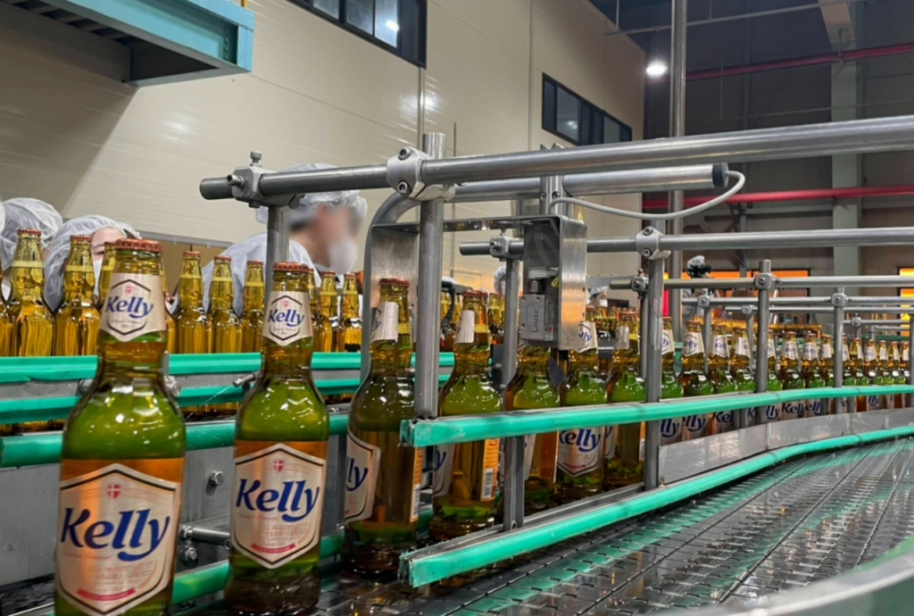 하이트진로 강원 홍천 맥주 공장에서 맥주 켈리가 만들어지고 있는 모습./사진제공=하이트진로