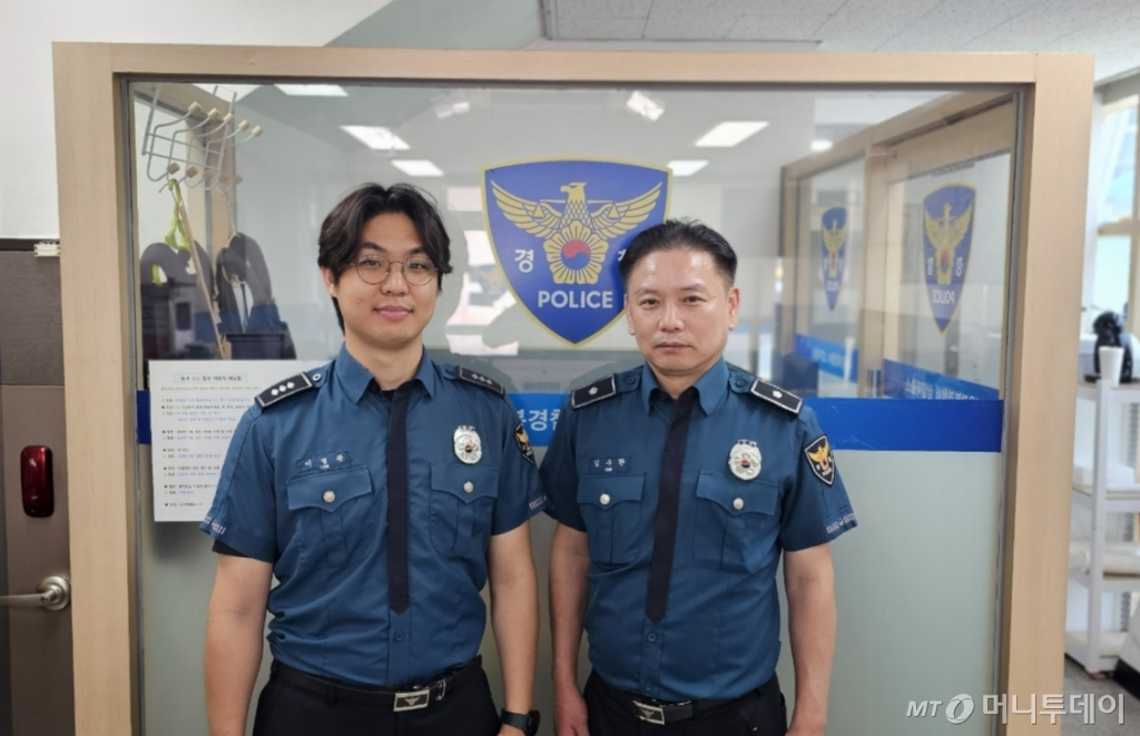 마약용 양귀비를 적발한 서울 강북경찰서 삼양파출소 김수환 경위(오른쪽·52)와 이병관 경장(왼쪽)./사진제공=김수환 경위