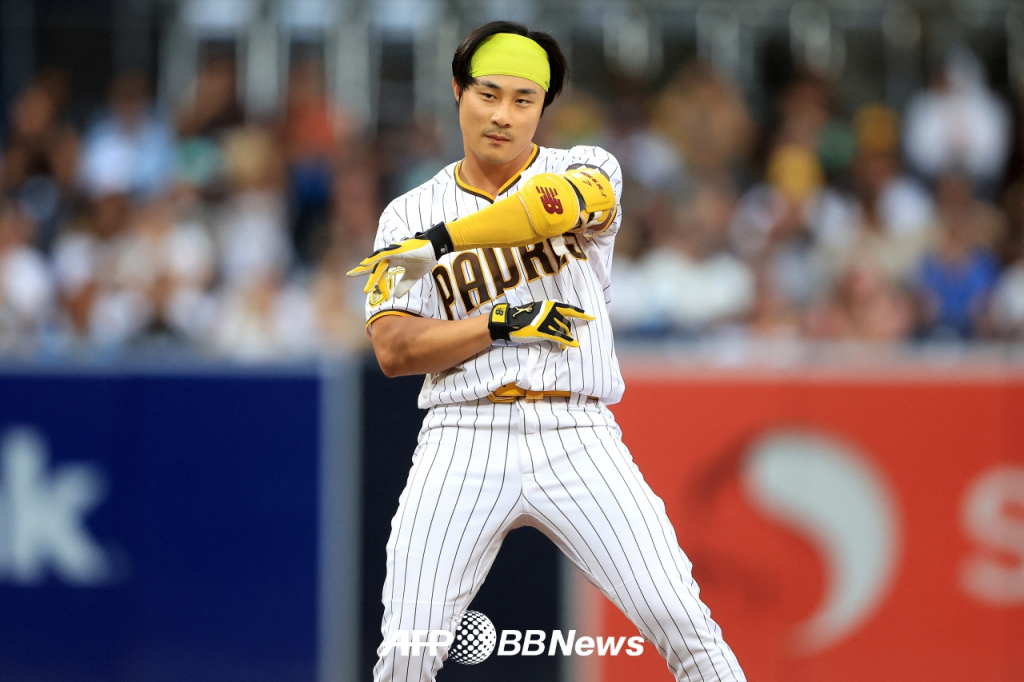 김하성이 22일(한국시간) 마이애미전에서 1회 2루타를 때려낸 뒤 세리머니를 펼치고 있다. /AFPBBNews=뉴스1