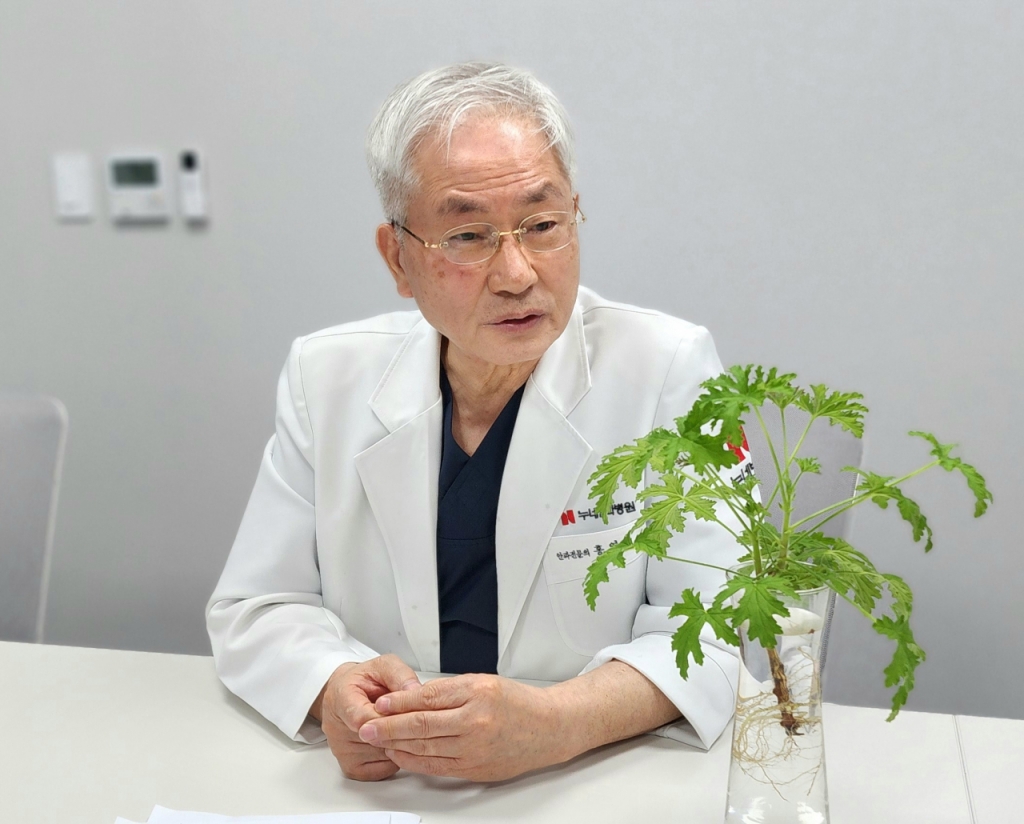 올해 77세인 홍영재 병원장은 향후 남양주 누네안과병원이 의료법인으로 승인되면 모든 수익금을 환자를 위해 재투자하고 싶다는 포부를 밝혔다./사진=정심교 기자