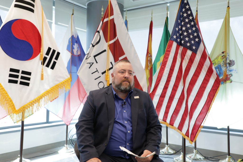 미국에서 원자력발전소 해체와 SMR(소형모듈원전) 개발에 박차를 가하고 있는 홀텍의 패트릭 오브라이언 홍보실장이 지난 15일(현지시간) 머니투데이, 머니투데이방송과 인터뷰를 진행하고 있다. /사진제공=김성운 머니투데이(MTN) PD. 