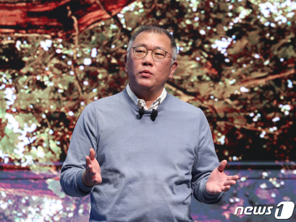 정의선 현대자동차그룹 회장이 지난 1월 3일 오전 경기 화성시 남양읍 현대차·기아 기술연구소 대강당에서 열린 2023년 현대차그룹 신년회에서 신년사를 하고 있다. /사진=뉴스1