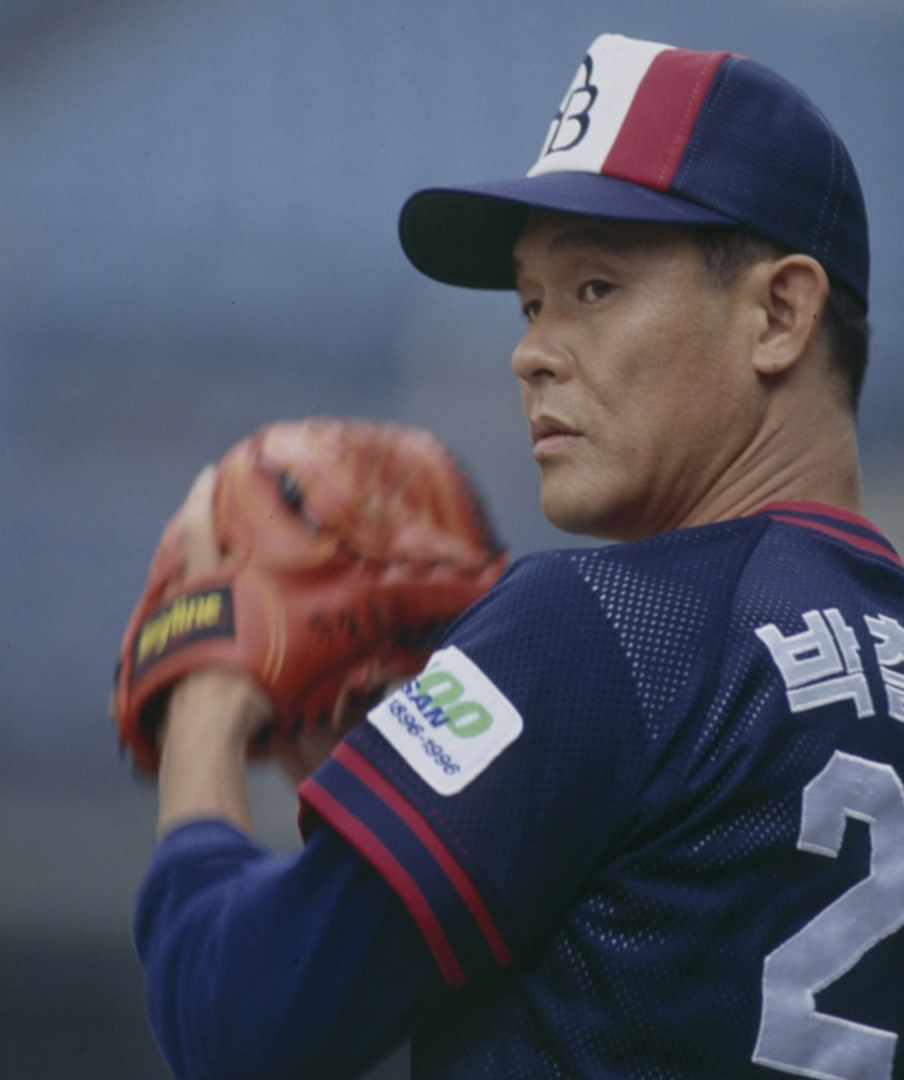  1994년 9월4일 전주 쌍방울전에서 역대 최고령(35세5개월) 완봉승을 기록한 박철순. /사진=두산베어스