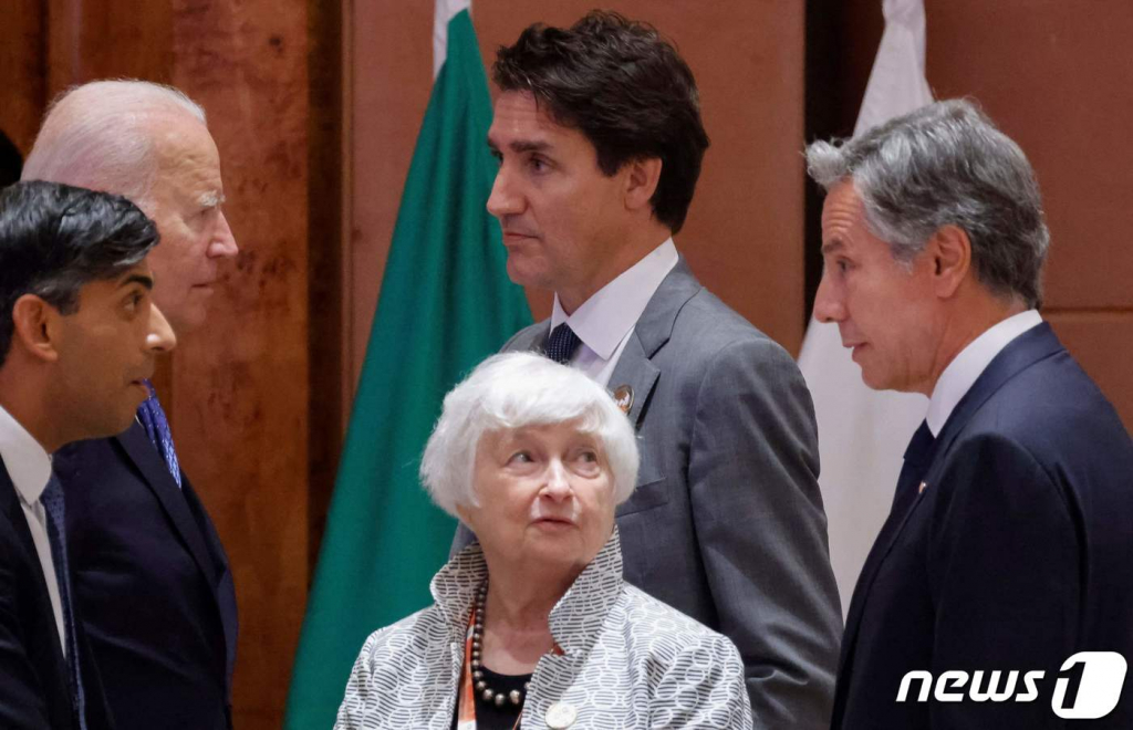 (뉴델리 AFP=뉴스1) 우동명 기자 = 토니 블링컨 미국 국무장관이 9일(현지시간) 인도 뉴델리에서 열린 G20 정상회의에 토니 블링컨 국무장관, 재닛 옐런 재무장관과 참석을 하고 있다. 203.9.10  ⓒ AFP=뉴스1  Copyright ? 뉴스1. All rights reserved. 무단 전재 및 재배포 금지.