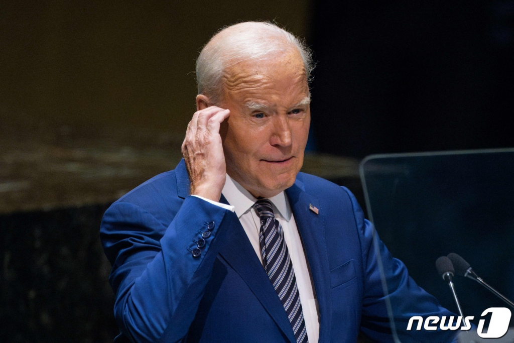 (뉴욕 AFP=뉴스1) 우동명 기자 = 조 바이든 미국 대통령이 19일(현지시간) 뉴욕에서 열린 제78차 유엔 총회서 연설을 갖고 "미국은 유엔 안보리 상임이사국 및 비상임이사국 확대를 지지한다"고 밝히고 있다. 2023.9.20  ⓒ AFP=뉴스1  Copyright ? 뉴스1. All rights reserved. 무단 전재 및 재배포,  AI학습 이용 금지.