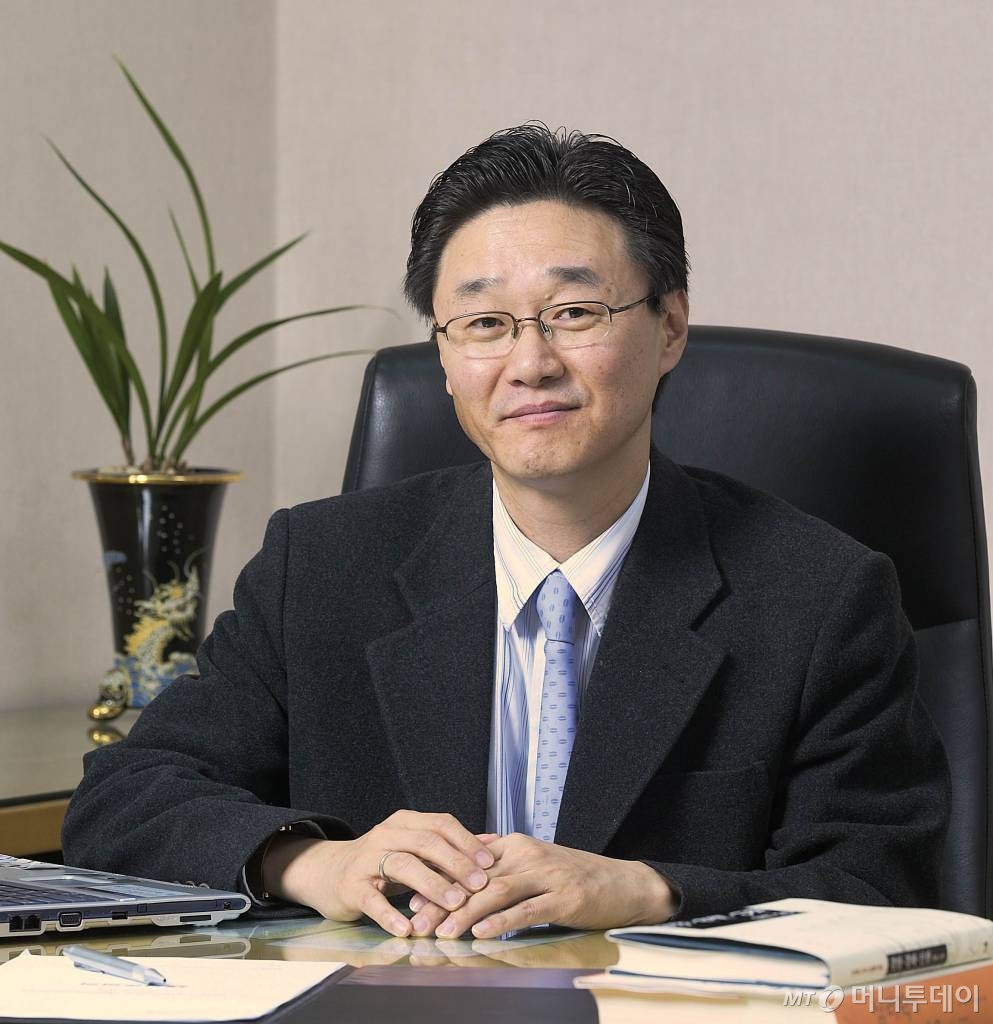 농심家 차남 신동윤 회장, 2차전지 사업에 사활건 이유 - 머니투데이