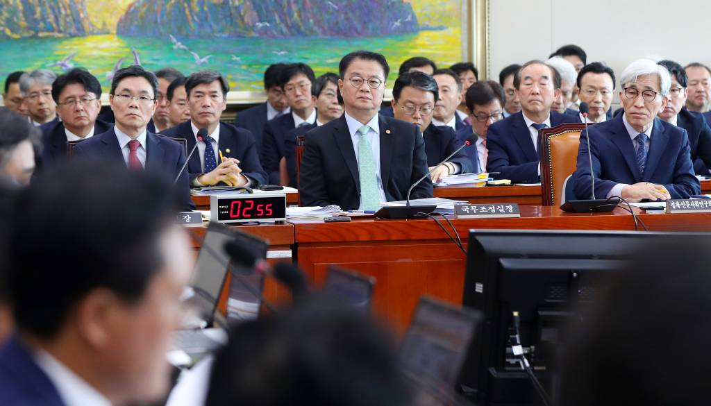 방기선 국무조정실장이 10일 오전 서울 여의도 국회에서 열린 정무위원회의 국무조정실에 대한 국정감사에 출석해 있다. 2023.10.10.
