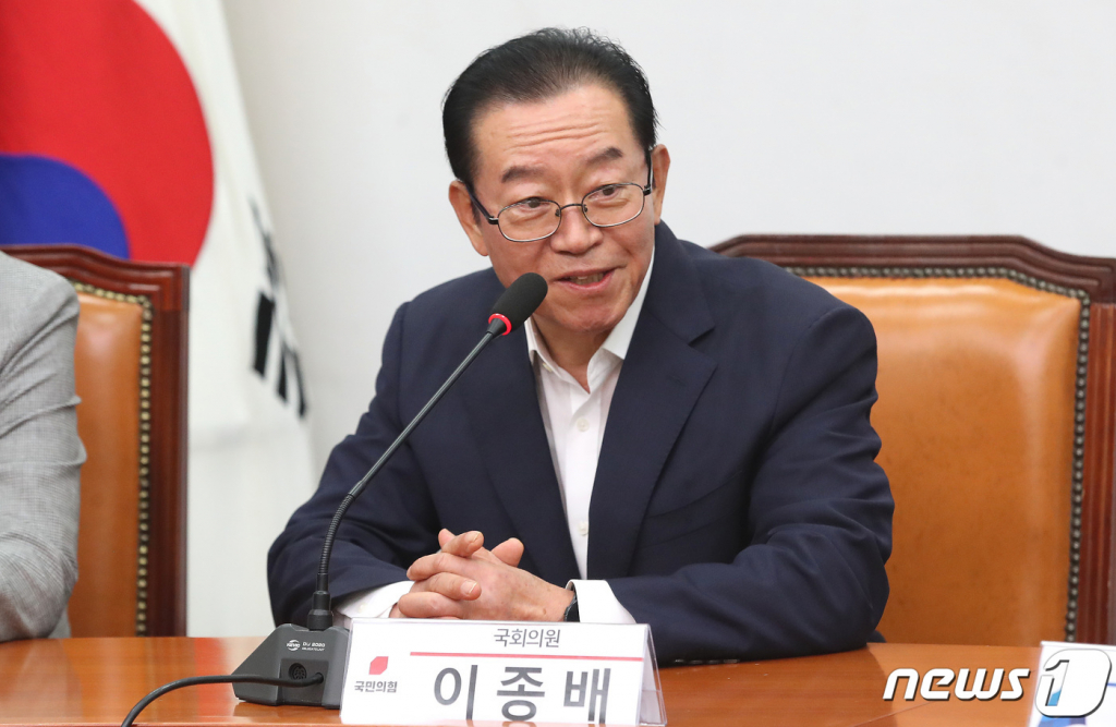 (서울=뉴스1) 임세영 기자 = 이종배 국민의힘 의원이 3일 오후 서울 여의도 국회에서 열린 초당적정치개혁 의원모임 간담회에서 모두발언을 하고 있다. 2023.7.3/뉴스1 Copyright ? 뉴스1. All rights reserved. 무단 전재 및 재배포 금지.