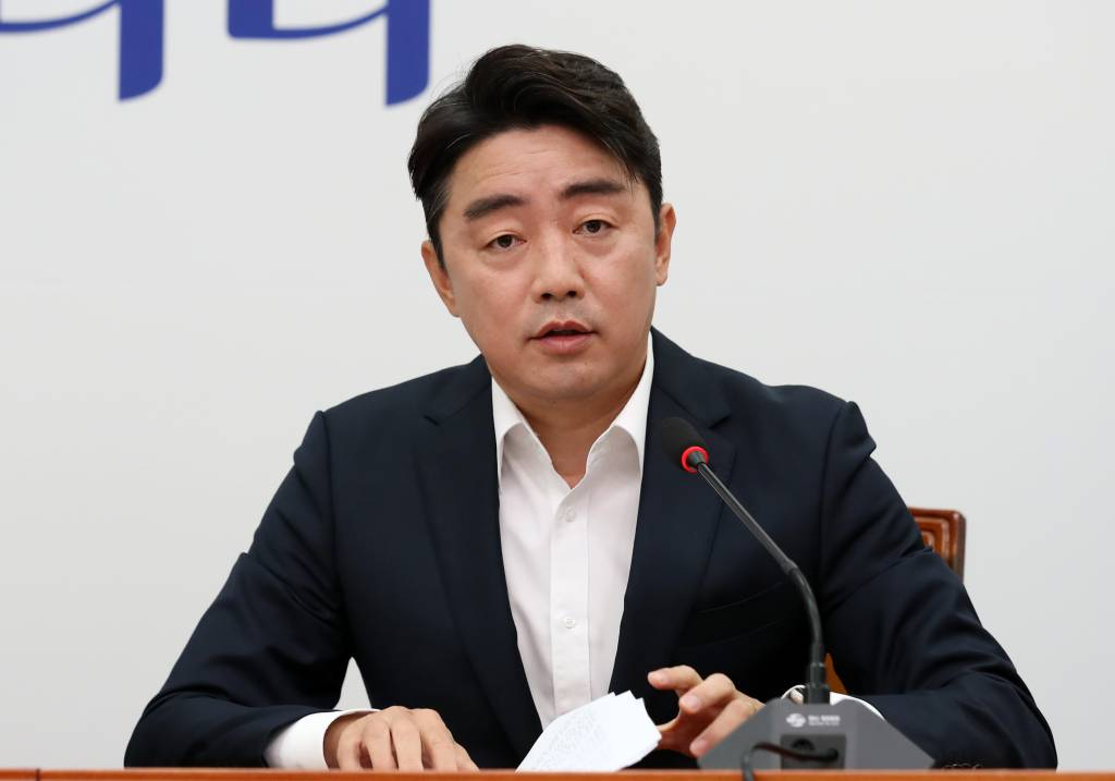 [서울=뉴시스] 이영환 기자 = 강훈식 더불어민주당 의원. 2023.08.27.