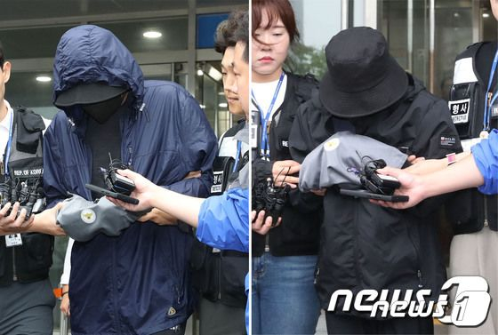 경기 용인에서 8년 전 장애를 갖고 태어난 아기를 살해한 뒤 시신을 유기한 혐의로 체포된 친부와 외조모가 지난 7월14일 용인시 처인구 용인동부경찰서에서 호송차량으로 향하고 있다. /사진=뉴스1