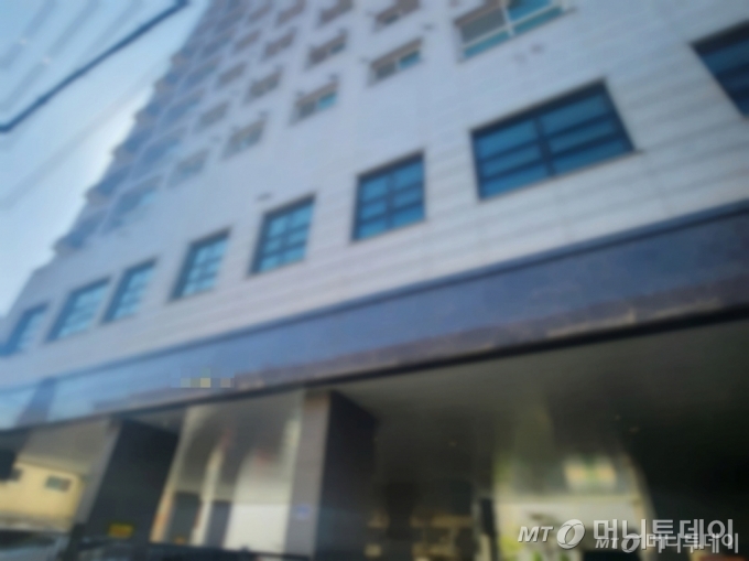 11일 경기 수원 권선구 세류동의 정씨 소유 B 빌라. 이 빌라 일부 동은 경매에 넘어간 상태다./사진=이병권 기자