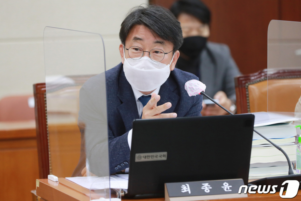 (서울=뉴스1) 신웅수 기자 = 최종윤 더불어민주당 의원. 2020.10.14/뉴스1  