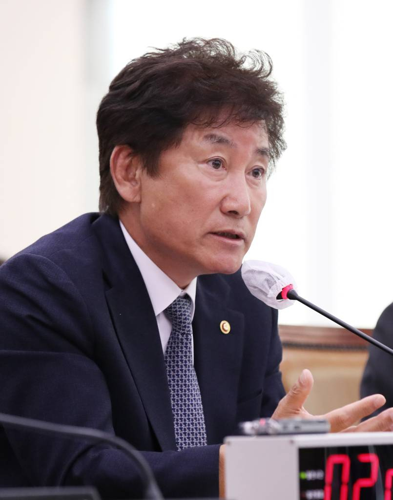 박종문 헌법재판소 사무처장이 16일 오전 서울 여의도 국회에서 열린 법제사법위원회 헌법재판소 등에 대한 국정감사에서 의원 질의에 답변하고 있다. 2023.10.16./사진=뉴시스