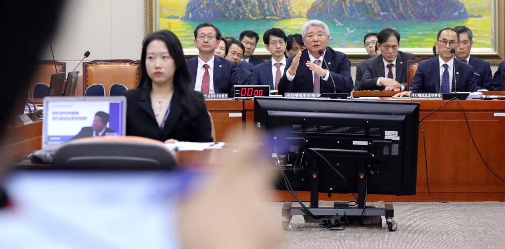 [서울=뉴시스] 고범준 기자 = 김홍일 국민권익위원회 위원장이 19일 오전 서울 여의도 국회에서 열린 정무위원회 국민권익위원회 등에 대한 국정감사에서 백혜련 위원장 질의에 답변하고 있다. 2023.0.19.
