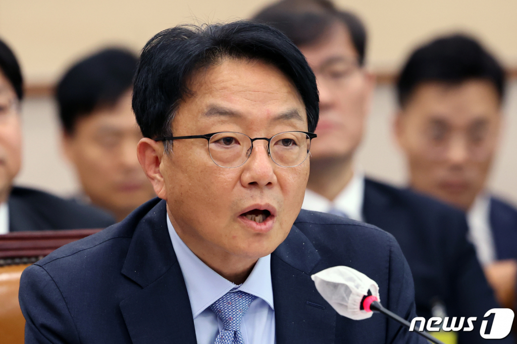 최경규 부산고등검찰청 검사장이 20일 서울 여의도 국회에서 열린 법제사법위원회의 대전고등검찰청 등에 대한 국정감사에서 의원 질의에 답하고 있다. 2023.10.20/사진=뉴스1  