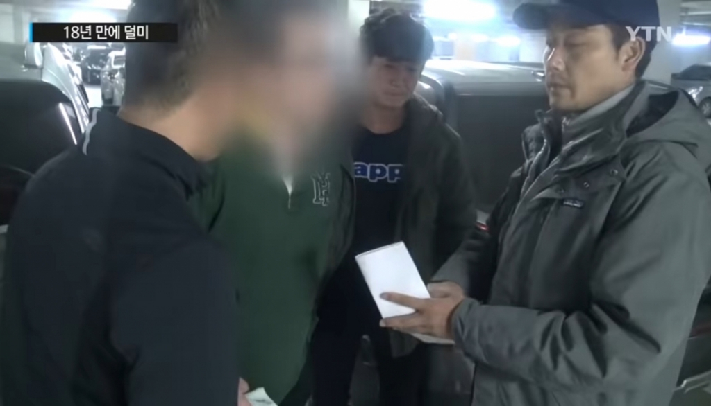 2016년 11월11일, 노원 가정주부 살인사건 범인 오우진이 검거되고 있다. /사진=YTN 캡처