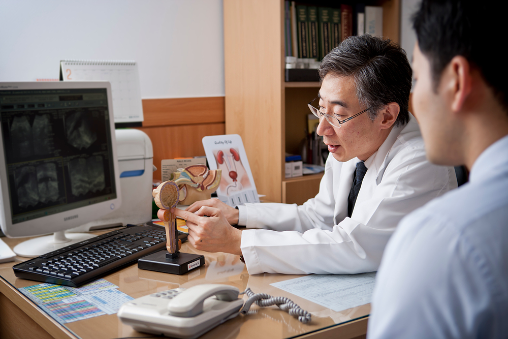 세란병원 비뇨의학과 김경종 부장이 혈뇨의 원인에 대해 설명하고 있다. /사진=세란병원
