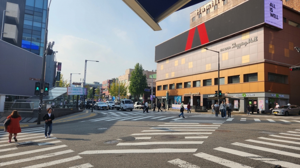 지난 15일 오후 서울 용산구 이태원동의 해밀턴 호텔 앞 삼거리 /사진=정진솔 