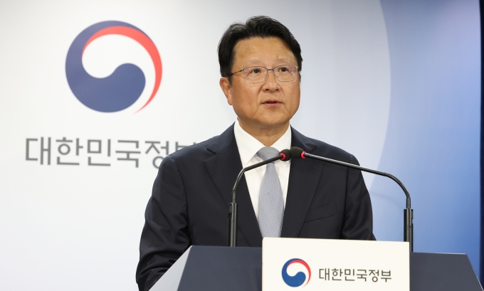 ▲방문석 국민통합위원회 사회문화 분과위원이 9월 6일 정부서울청사에서 사회적 고립에서 일상으로 분과과제 정책 제안 발표를 하고 있다./사진=뉴스1