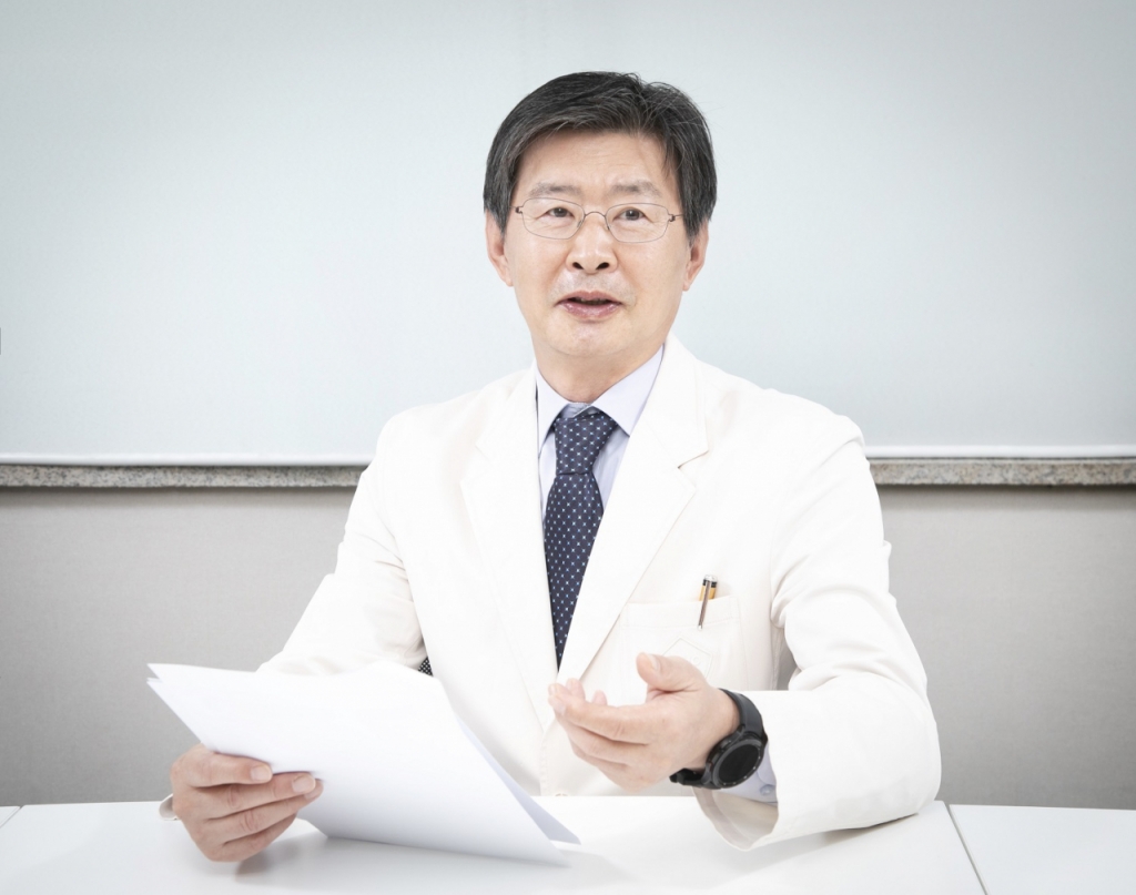 이상훈 '김효철이상훈내과' 원장이 머니투데이와 만나 인터뷰를 진행하고 있다./사진제공='김효철이상훈내과'