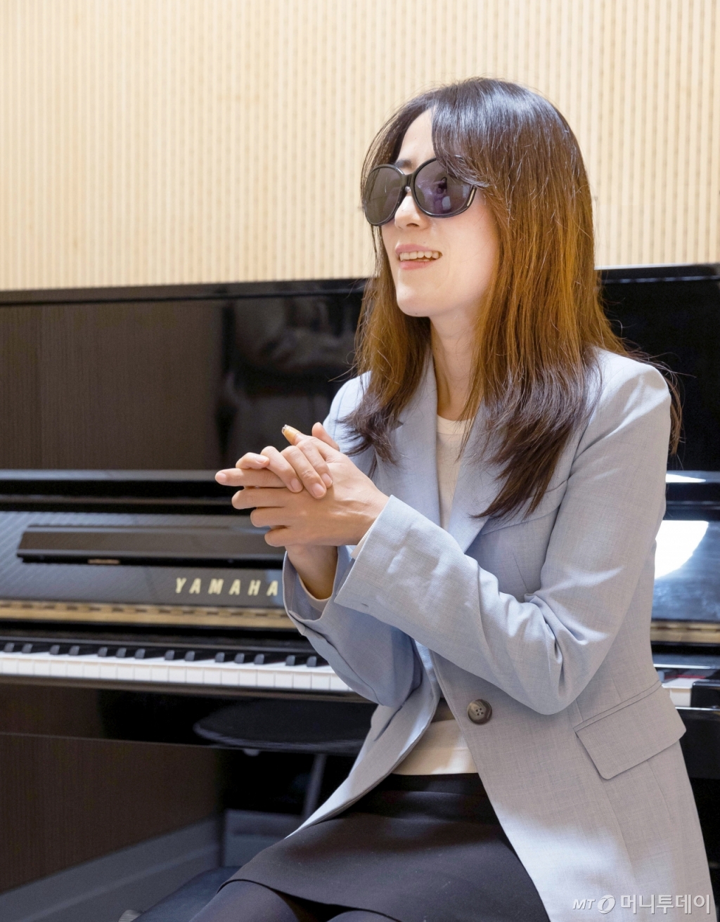 염경례씨(50)는 "지금은 소리에만 의존하지 않나"라며 "소리에 민감하고, 소리로 볼 수 있을 것만 같다"고 했다. 이어 "음색과 음정을 하나하나 파악하는 에너지가 있다"며 물빛소리 합창단의 강점을 설명했다./사진=김성진 기자.