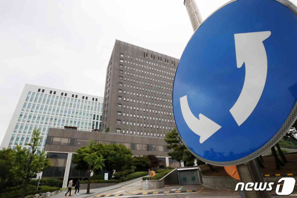 서울고검(왼쪽)과 서울중앙지검(오른쪽) /사진=뉴스1