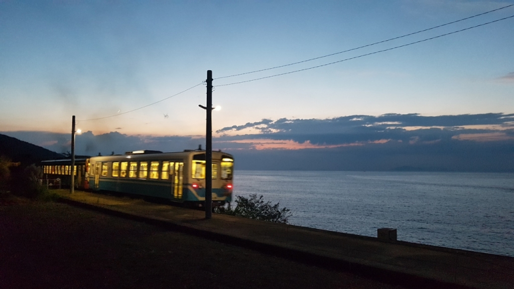 에히메현 시모나다역.