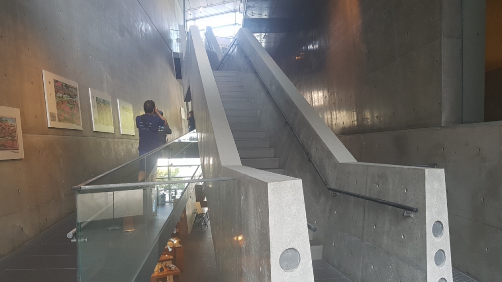 마쓰야마 '언덕위의 구름' 박물관.